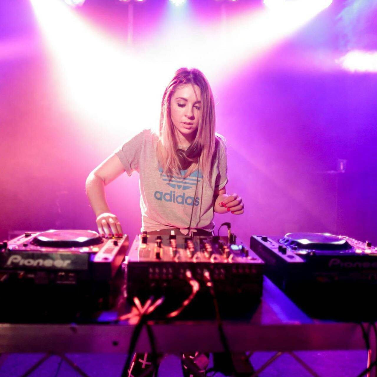 iFLYER: Alison Wonderland [アリソン・ワンダーランド] / インフォ - DJ