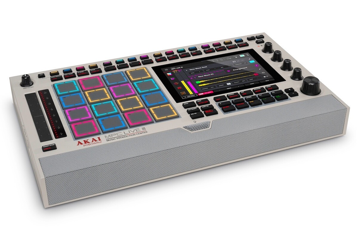 iFLYER: AKAI、80年代後半のMPCシリーズにインスパイアされたデザイン