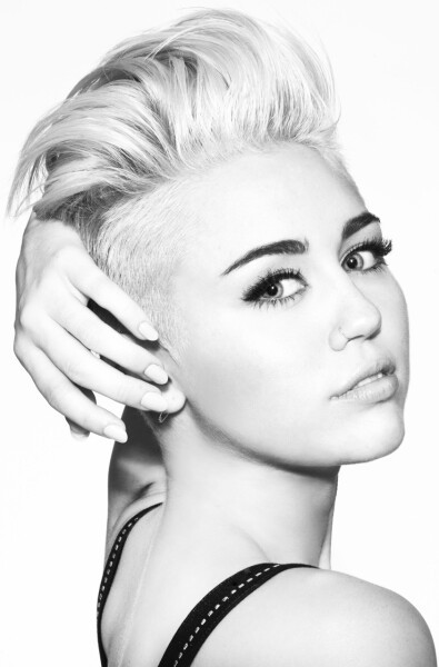 Miley Cyrus [マイリ―・サイラス] - LIVE - iFLYER