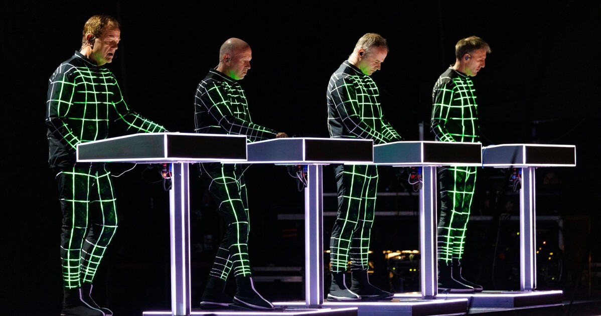 クラフトワーク　サイン入り(ラスト1) タイムセール24時迄 Kraftwerk (クラフトワーク)、アルバム『Autobahn』リリース50周年記念