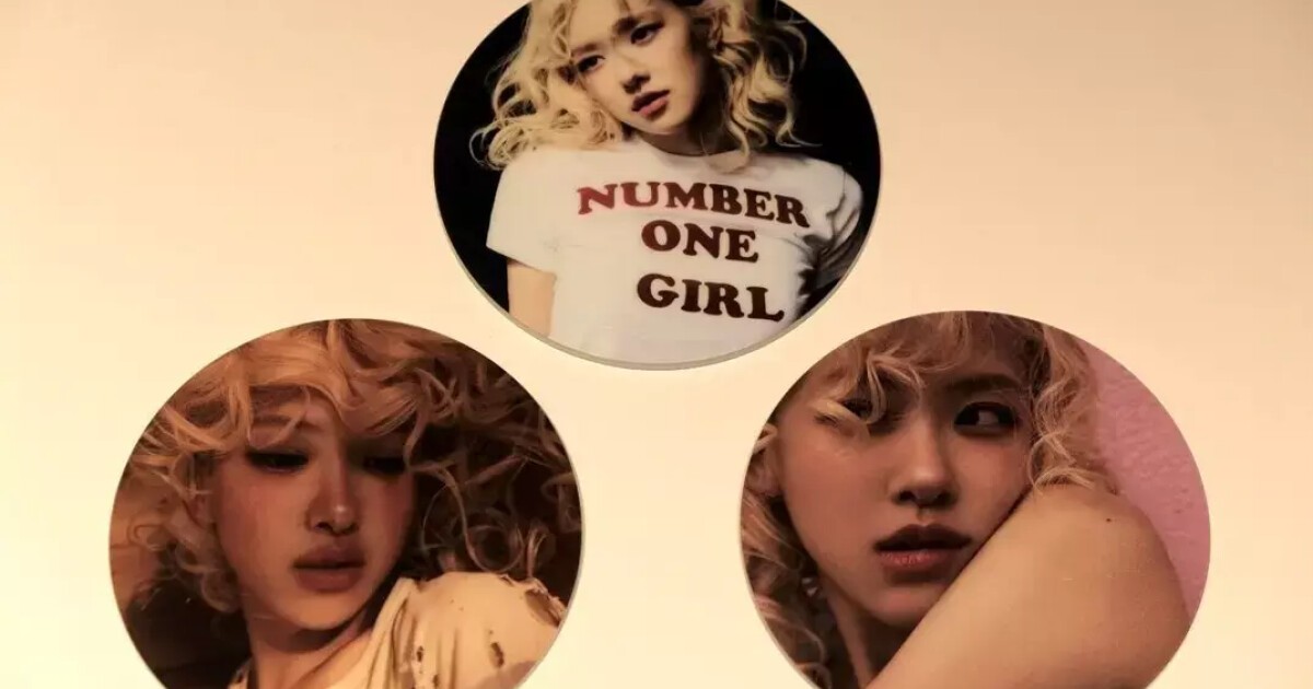 BLACKPINK ロゼ rosie マカオ 購入特典 2枚セット 1_4747ukfe4oq9ssmo1llwn.jpg