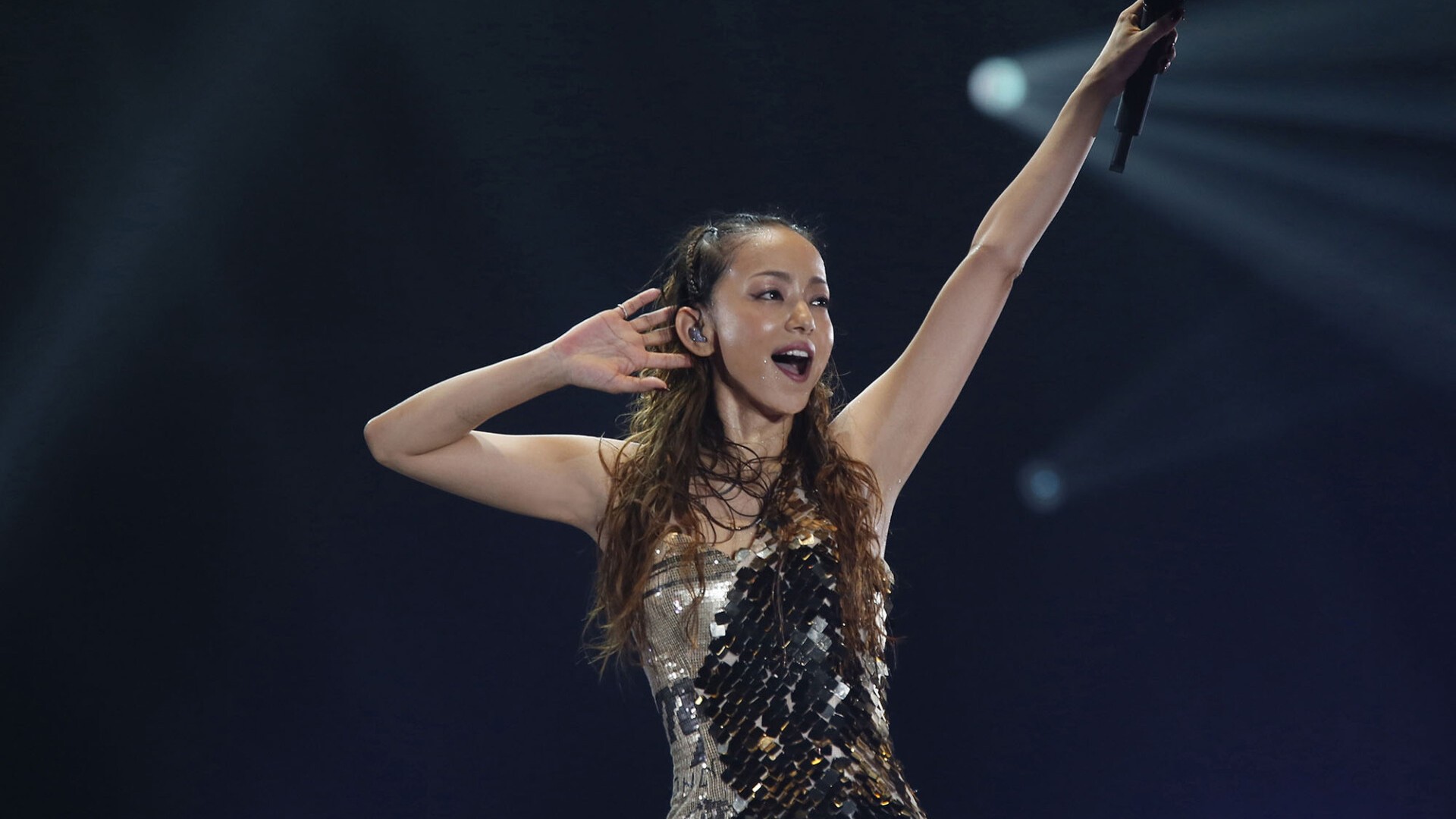 安室奈美恵 アジアツアー限定品 光るうちわ 超レア 安室奈美恵、全国ツアースタート！3年ぶりのアジアツアーも発表へ