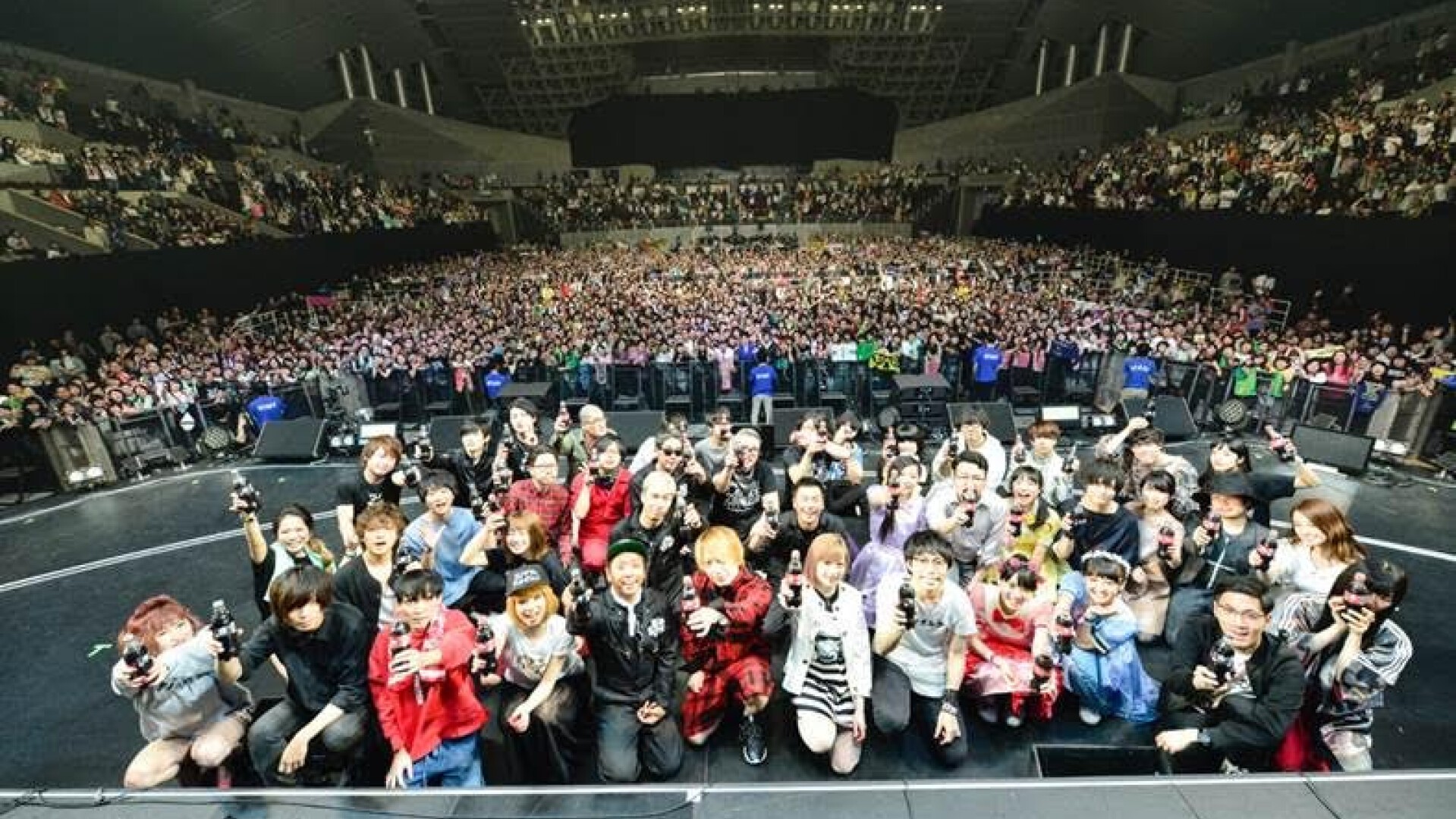 アンボルデ Fes 2016 出演者全員？サイン入り カットソー unBORDE 5th Anniversary Fes 2016、熱狂ライブレポート！ | iFLYER News