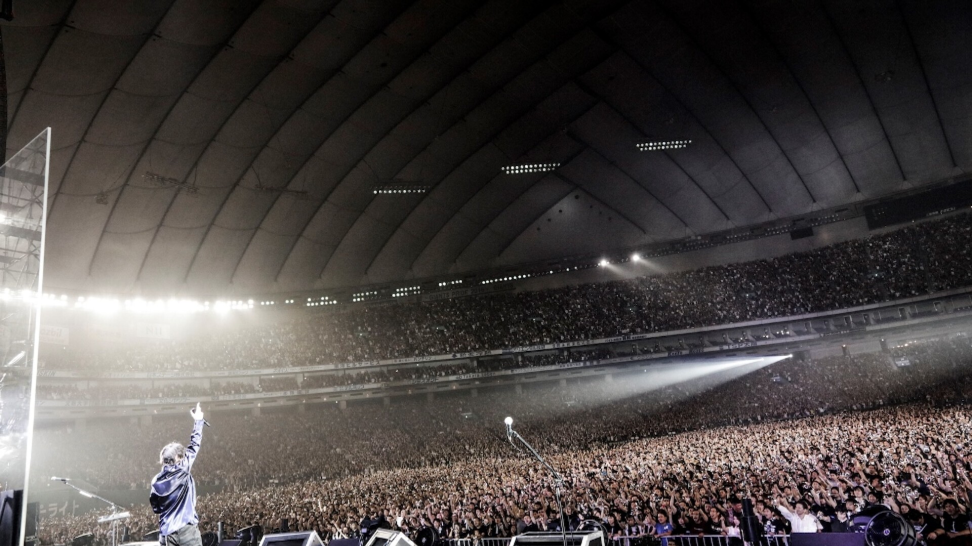 氷室京介、30万人を動員したファイナルライブ4大ドームツアー、35年に