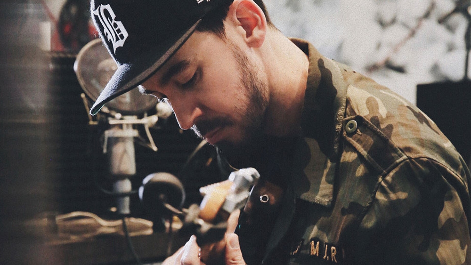 MIKE SHINODA of LINKIN PARK | iFLYER