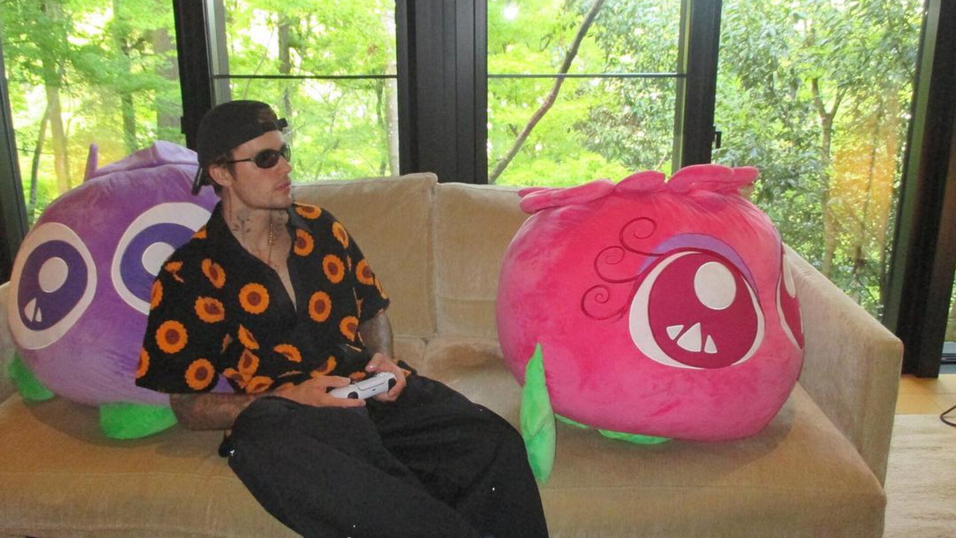 美品✩︎ 希少　ジャスティンビーバー　drew ウサギ ぬいぐるみ まさかの3ショット…!!Justin Bieber (ジャスティン・ビーバー) 健康