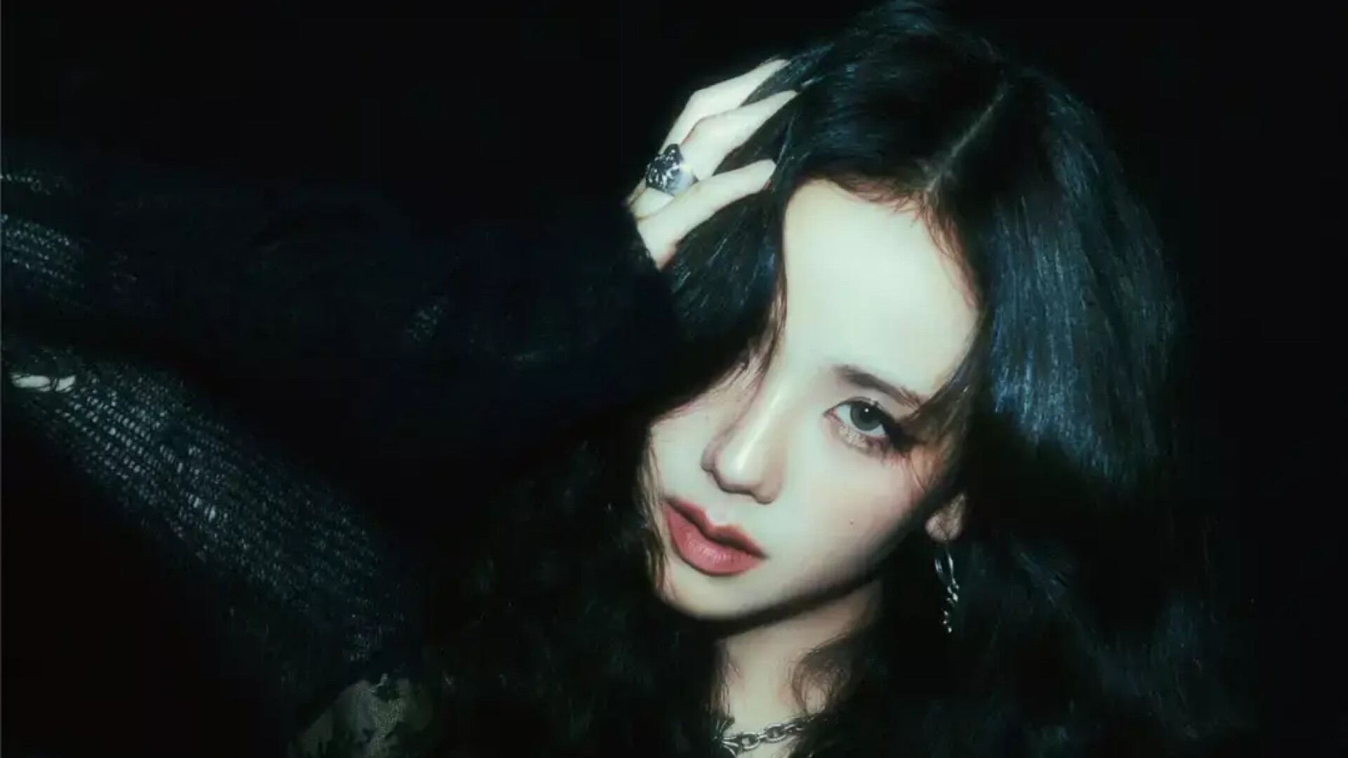 BLACKPINK (ブラックピンク) メンバーJisoo (ジス) がデビュー後初の