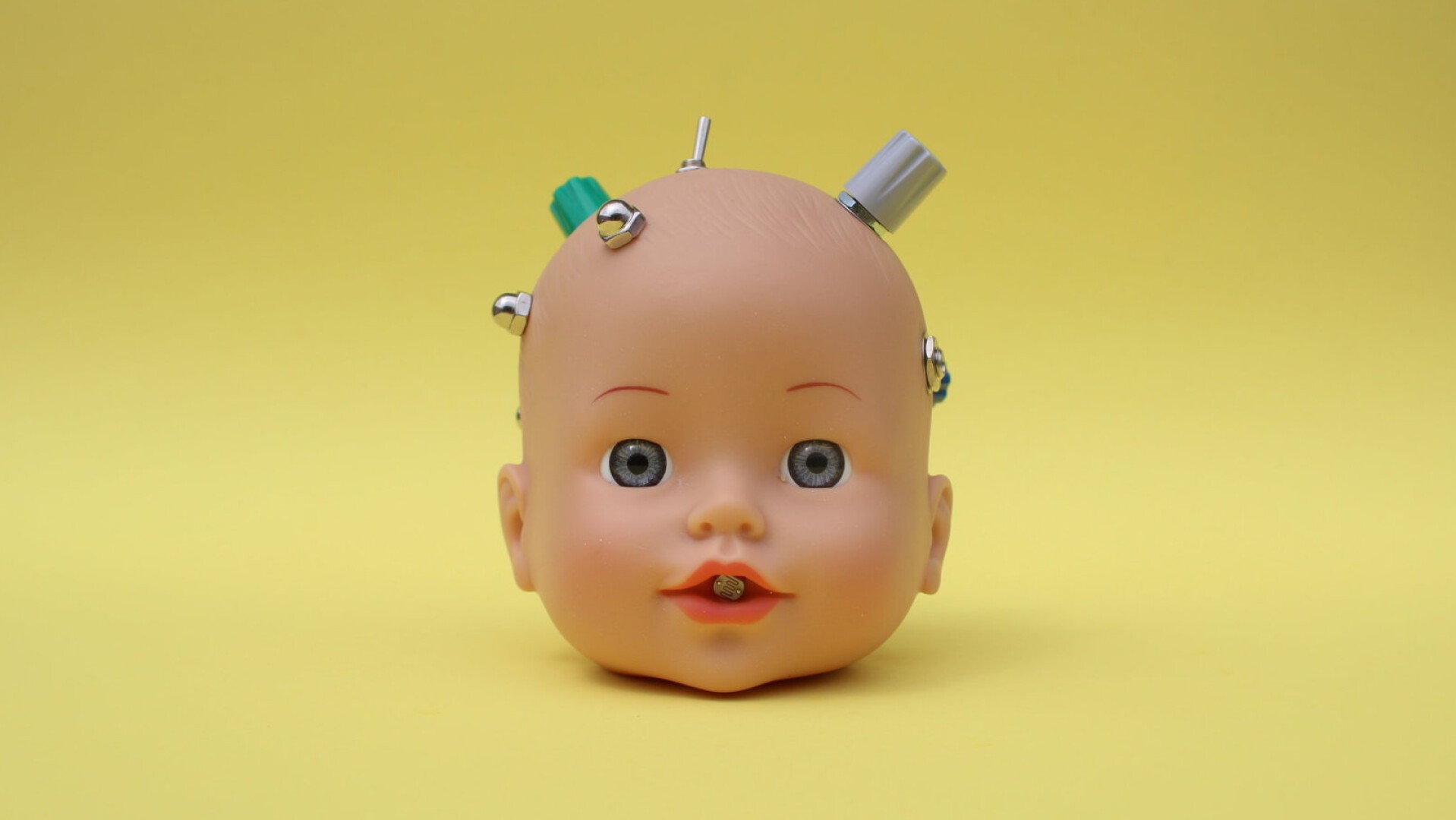 Baby Bot】カワイイやらキモいやら……ライブで使ったらインパクト絶大