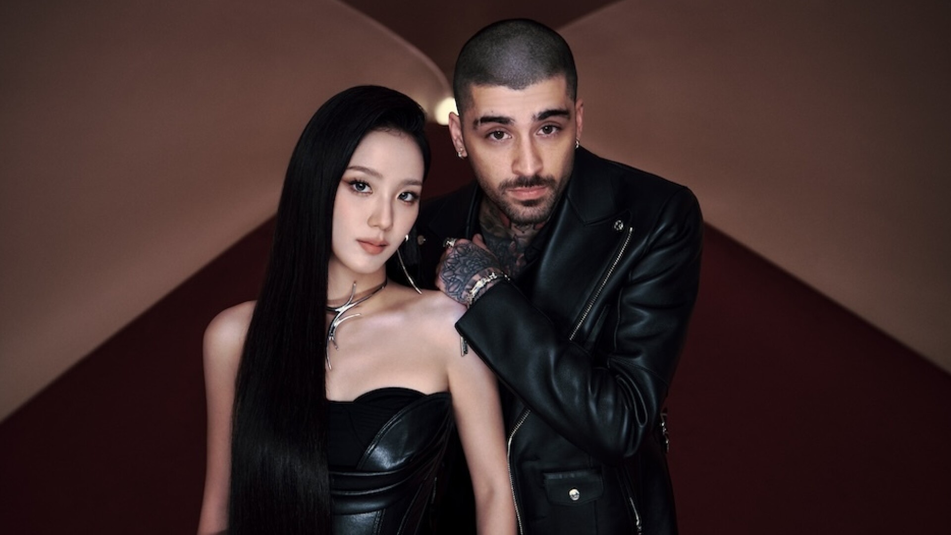 K-POPグループBLACKPINK (ブラックピンク) のJISOO (ジス) が、ZAYN