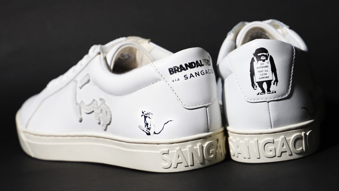 via SANGASIO× BRANDALISEDバンクシー 限定 スニーカー