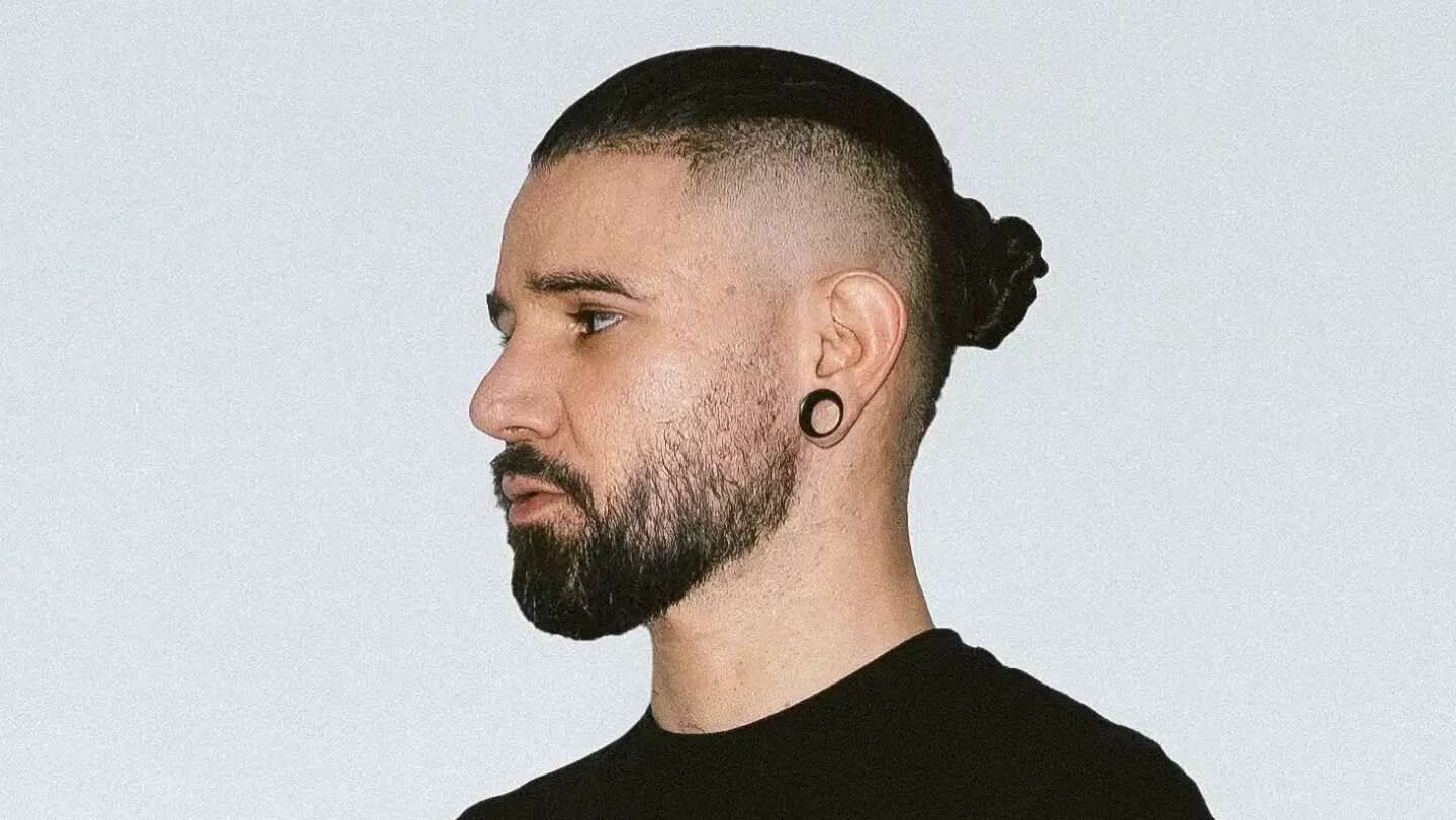 iFLYER: Skrillex (スクリレックス) 、ダブステップの代名詞的EP
