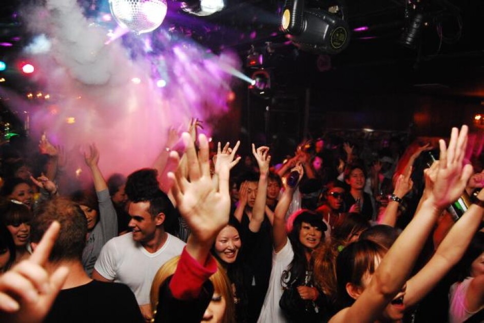 iFLYER: 写真 91/125 | SATURDAY AZURE and club AZURE 6th ANNIVERSARY ...