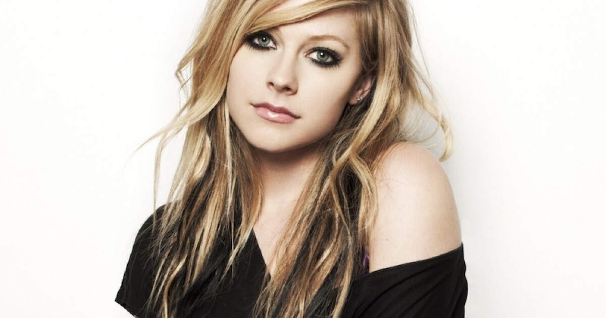 iFLYER: Avril Lavigne - LIVE