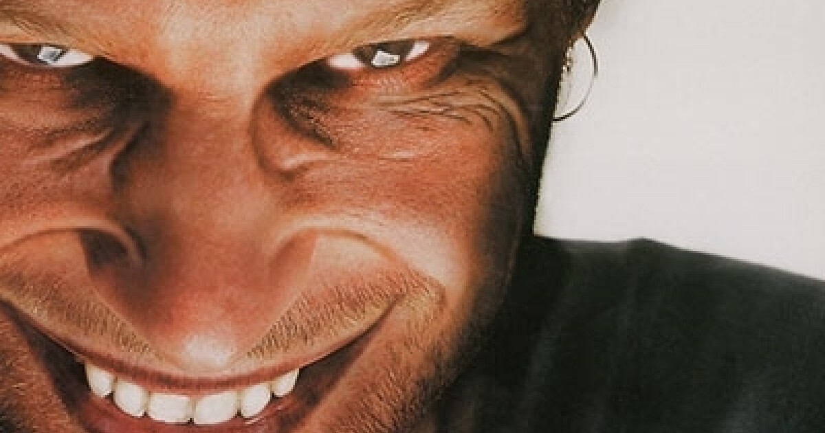 iFLYER: Aphex Twin (エイフェックス・ツイン) が友人の結婚式でDJ、VJ