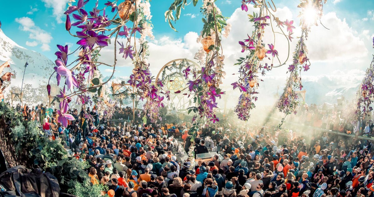 OFFICIAL 20 YEARS TOMORROWLAND FLAG - Tomorrowland Store