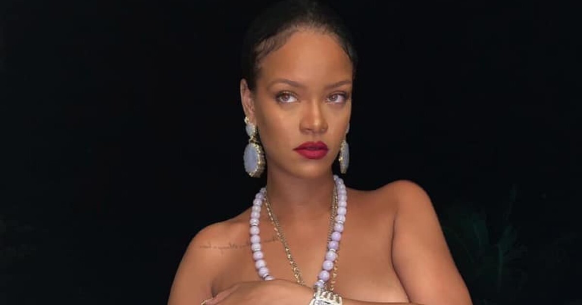 Iflyer 米歌手rihanna リアーナ 豊満な下乳が露わになった手ブラ写真で顔ヒンズー教の神 ガネーシャのネックレスを着用した写真が 神への冒涜 であるとインド人大激怒 政治問題も絡んでか更なる炎上に