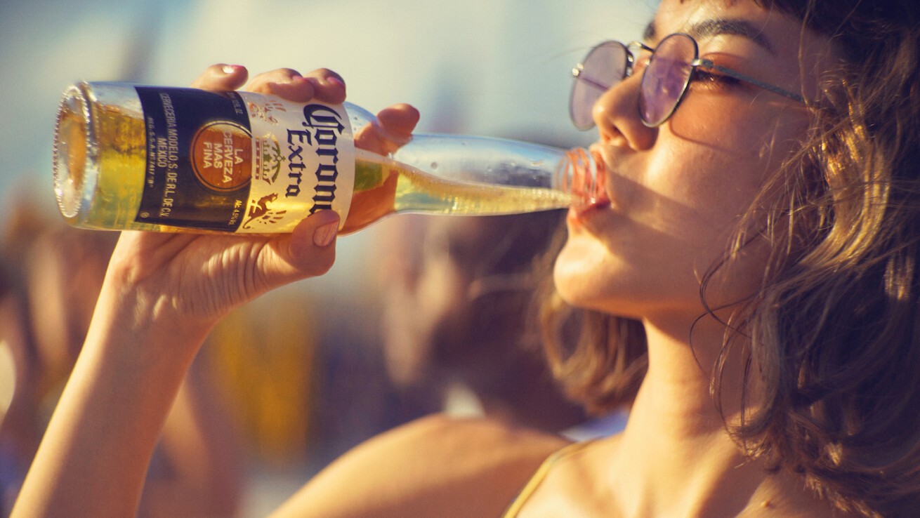 iFLYER: 【CORONA SUNSETS FESTIVALレポート】沖縄の海風の中