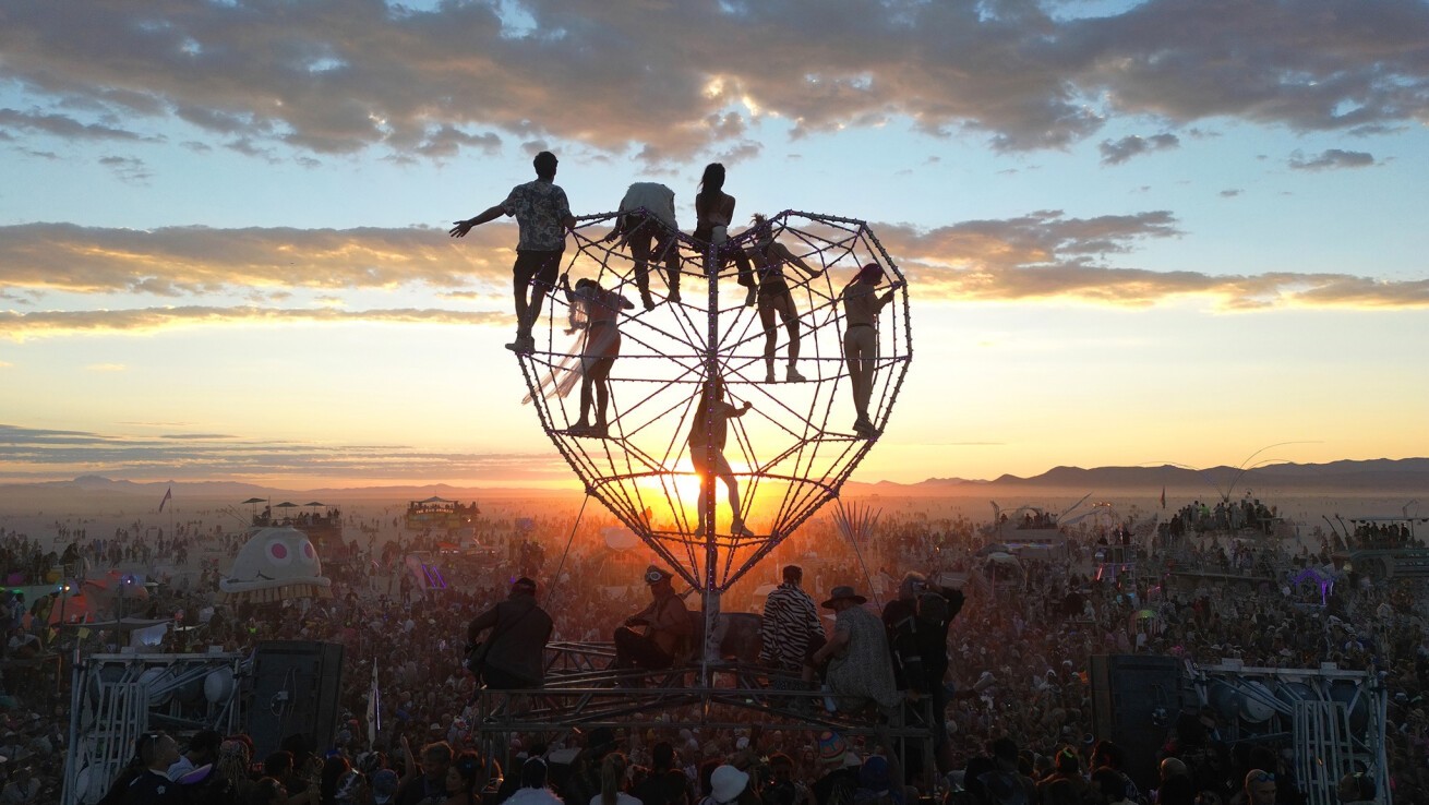 BURNINGMAN COMPLETE GUIDEBOOK バーニングマン 奇祭 バーニングマン