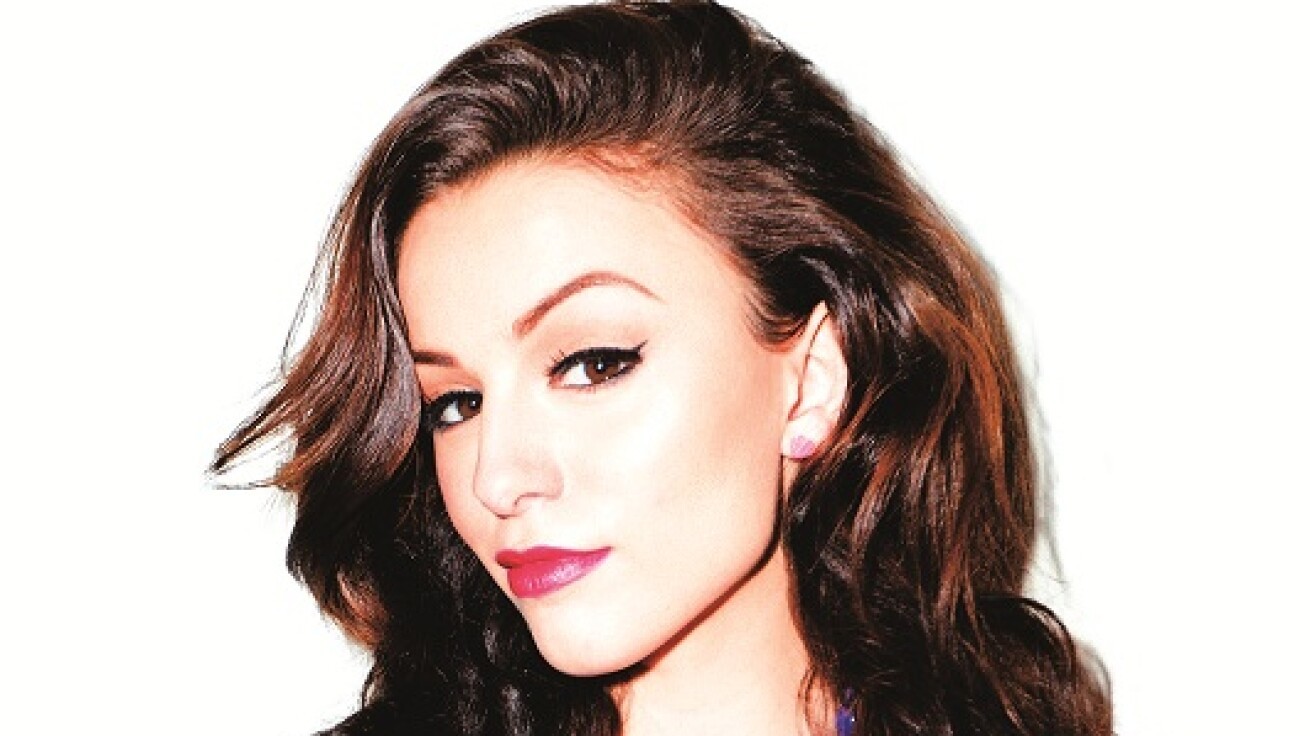 iFLYER: POP：世界が大注目の新ポップ・アイコン Cher Lloyd (シェール 