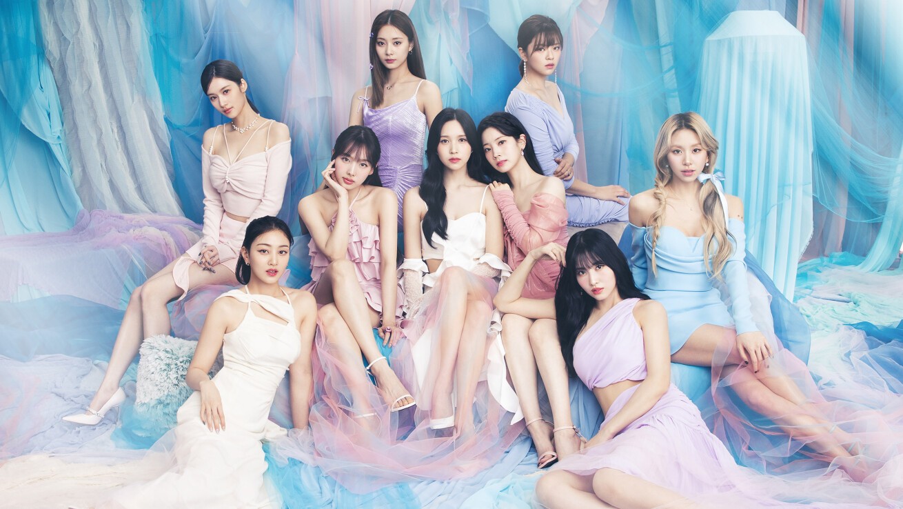 TWICE トゥワイス　公式スピーカー　6/12限定で17,000円に値下げ！ iFLYER: 韓国発9人組ガールズグループTWICE (トゥワイス) 、日本