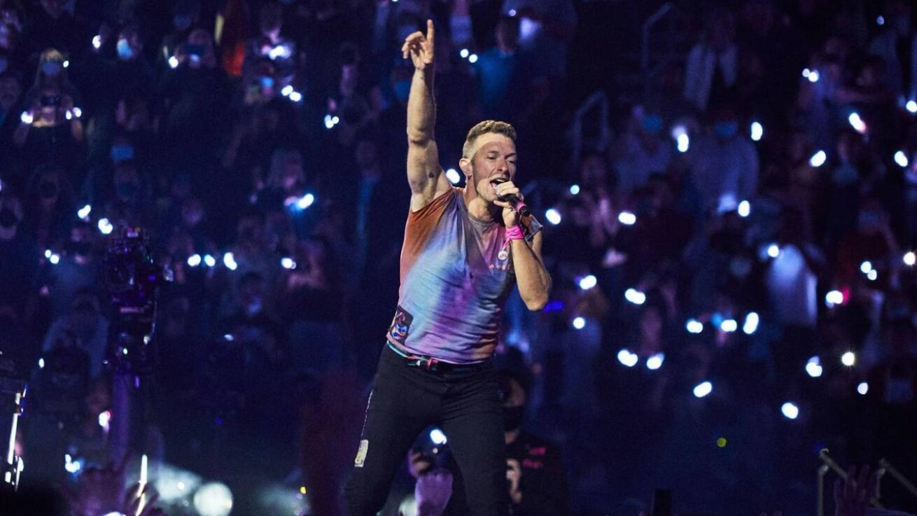 iFLYER: Coldplay（コールドプレイ）のフロントマンChris Martin