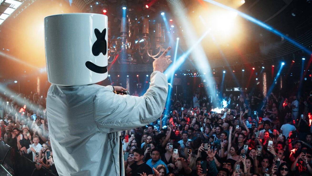 iFLYER: グラミー賞にノミネートされた経歴を持つ超大人気DJ