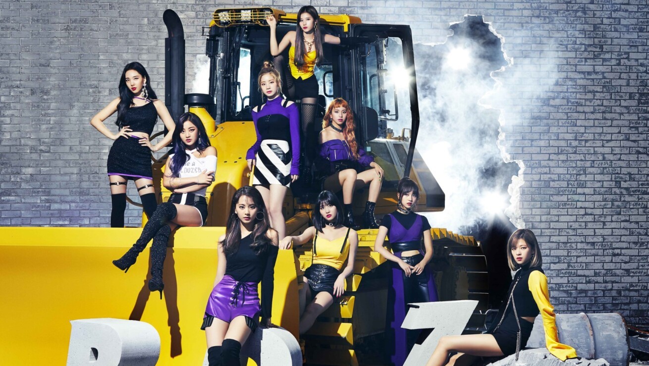 iFLYER: TWICE JAPAN 1st ALBUM 本日堂々リリース！ 日本デビュー1年間